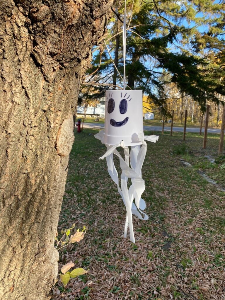 Ghost craft idea hanging outside