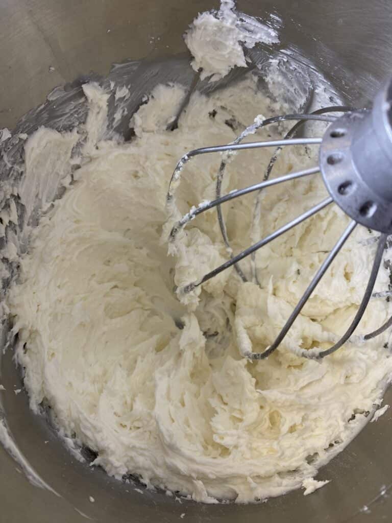 Whipped icing 