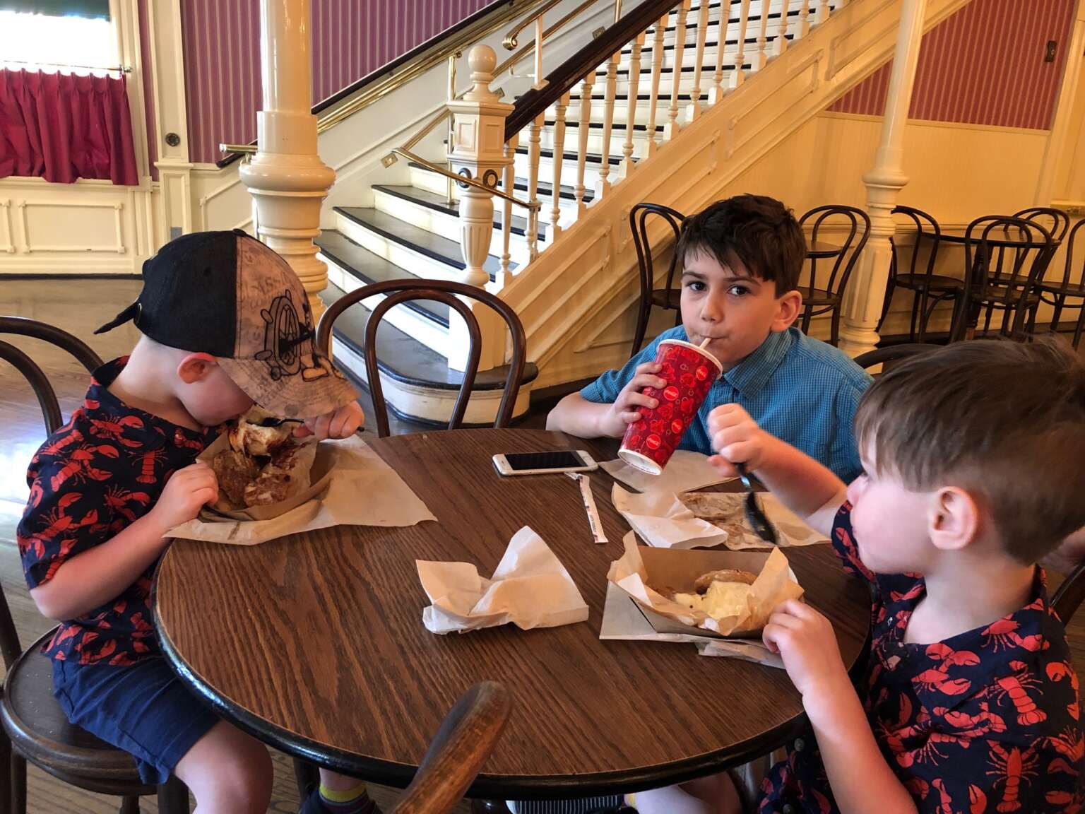 5 Places to Eat a Packed Lunch in Disneyland